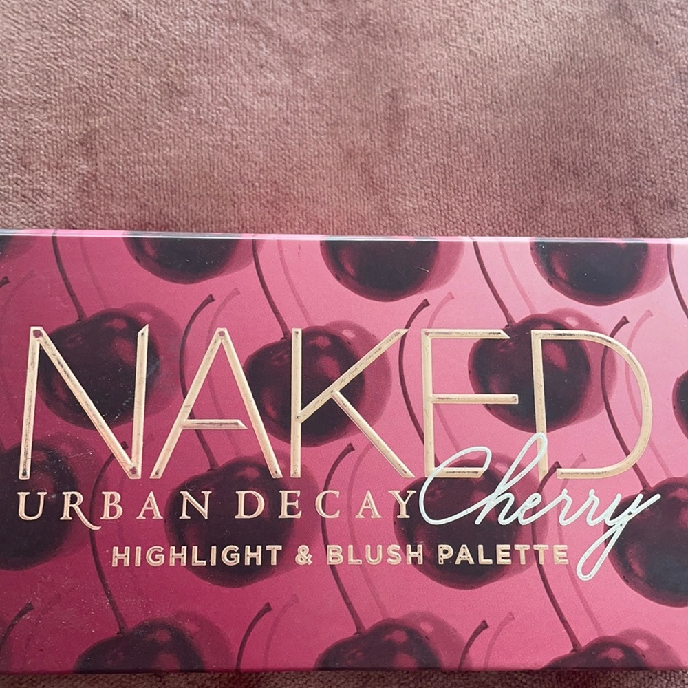 Highlight and blush palette